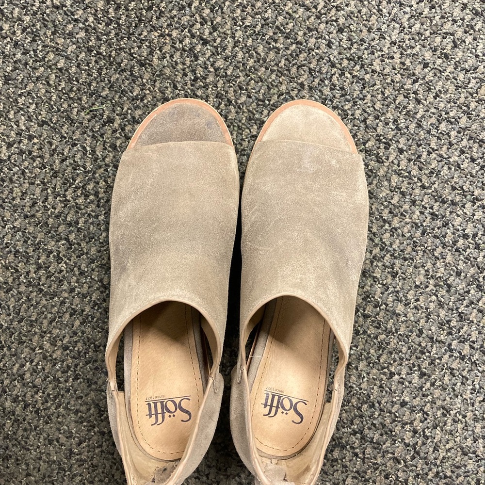 Sofft Shoes with back zipper NWT